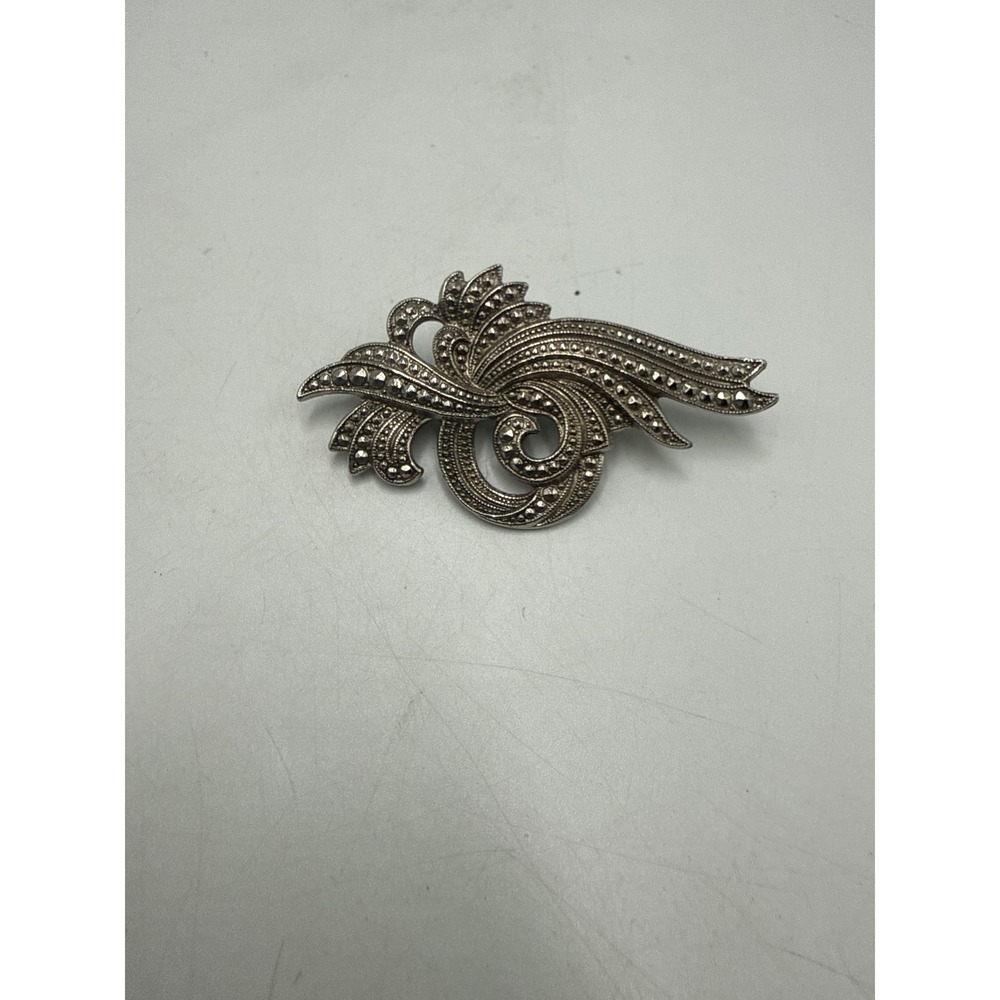 Vintage Silver Tone Marcasite Style Art Deco Swirl Spray Brooch Pin - Picture 1 of 3
